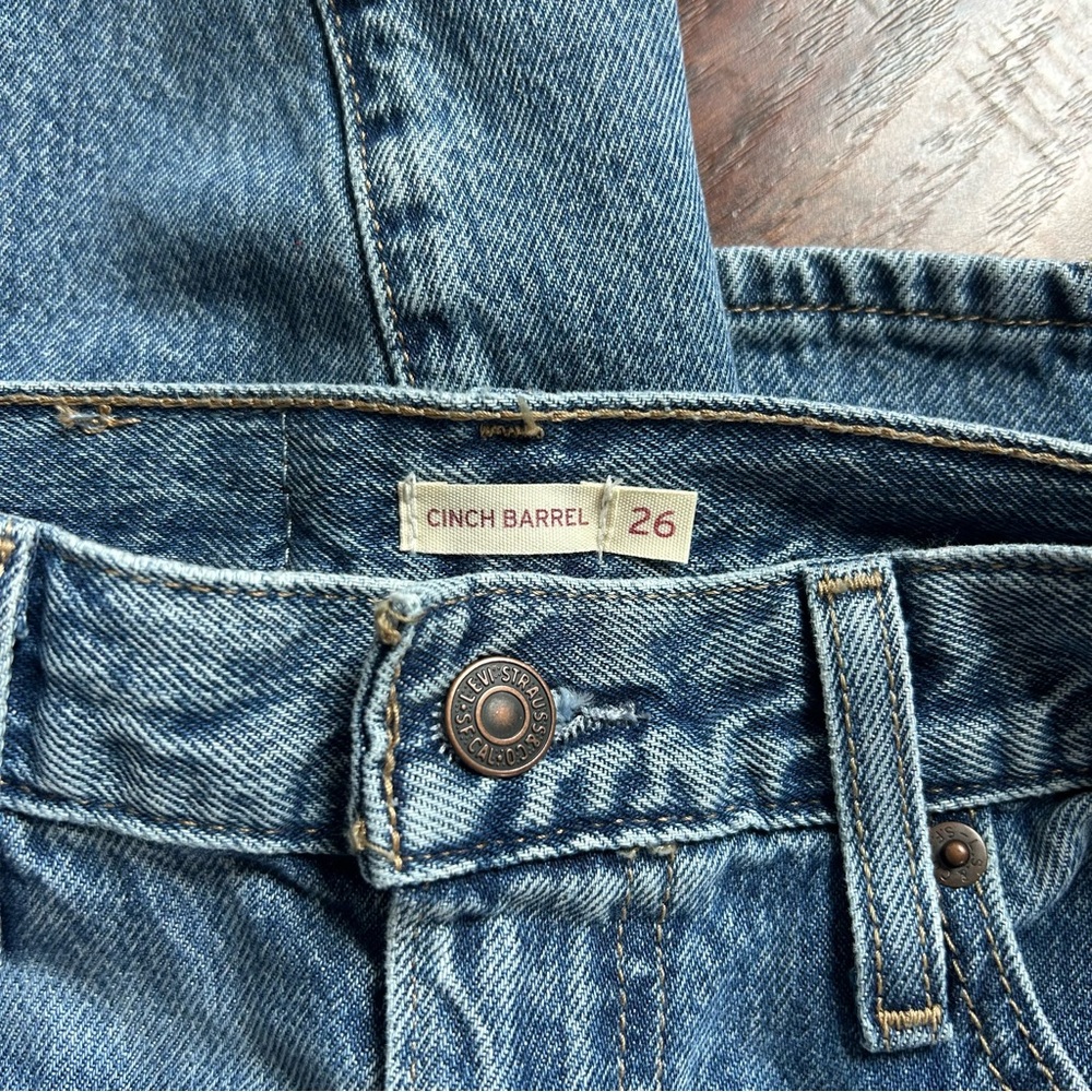 Levi’s Cinch Barrel Jeans Medium Wash - Picture 3 of 5